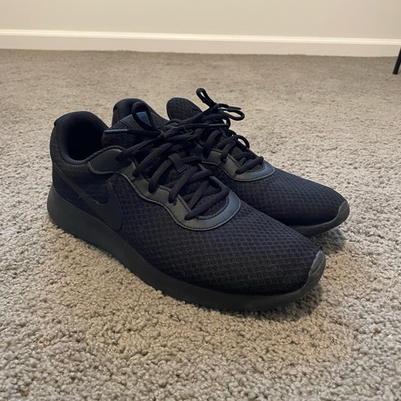 Nike shoes - black - men’s 12 - Picture 1 of 3